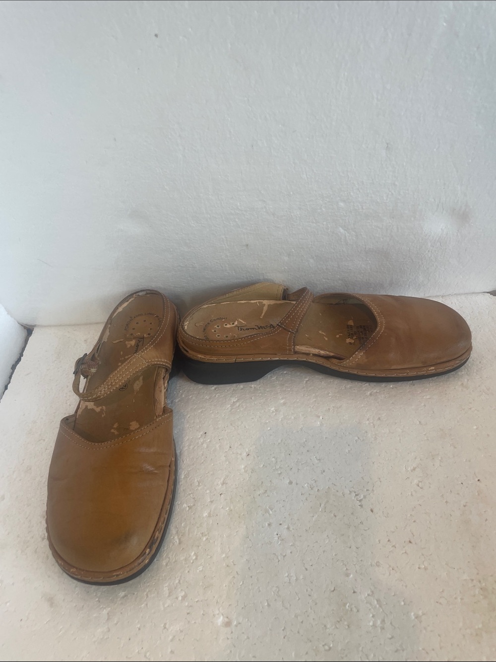 Vintage Thom Mcan Tan Leather Slip-On low heel tan mules Mary Jane clogs 7 1/2